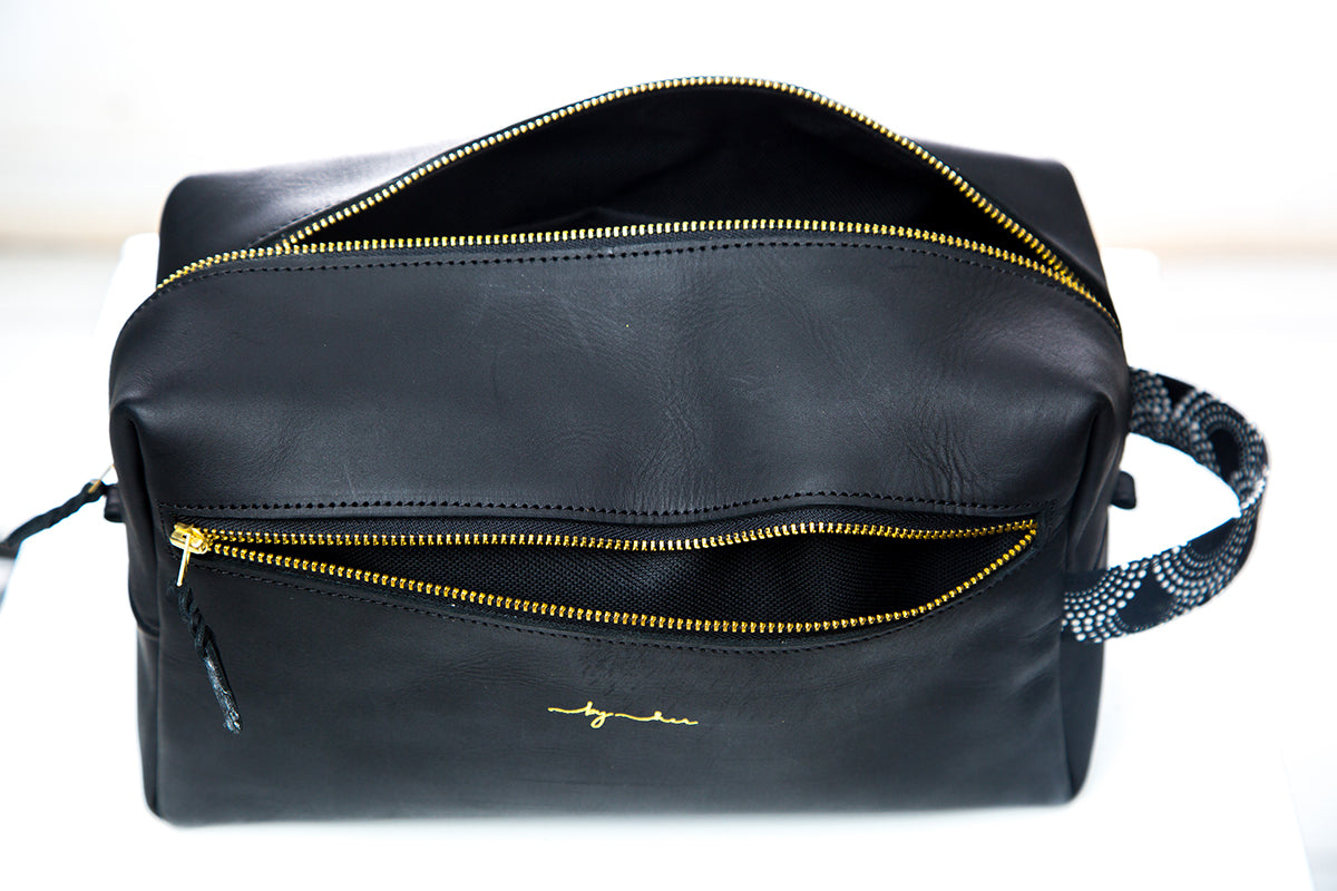 Black Leather Washbag LW0100