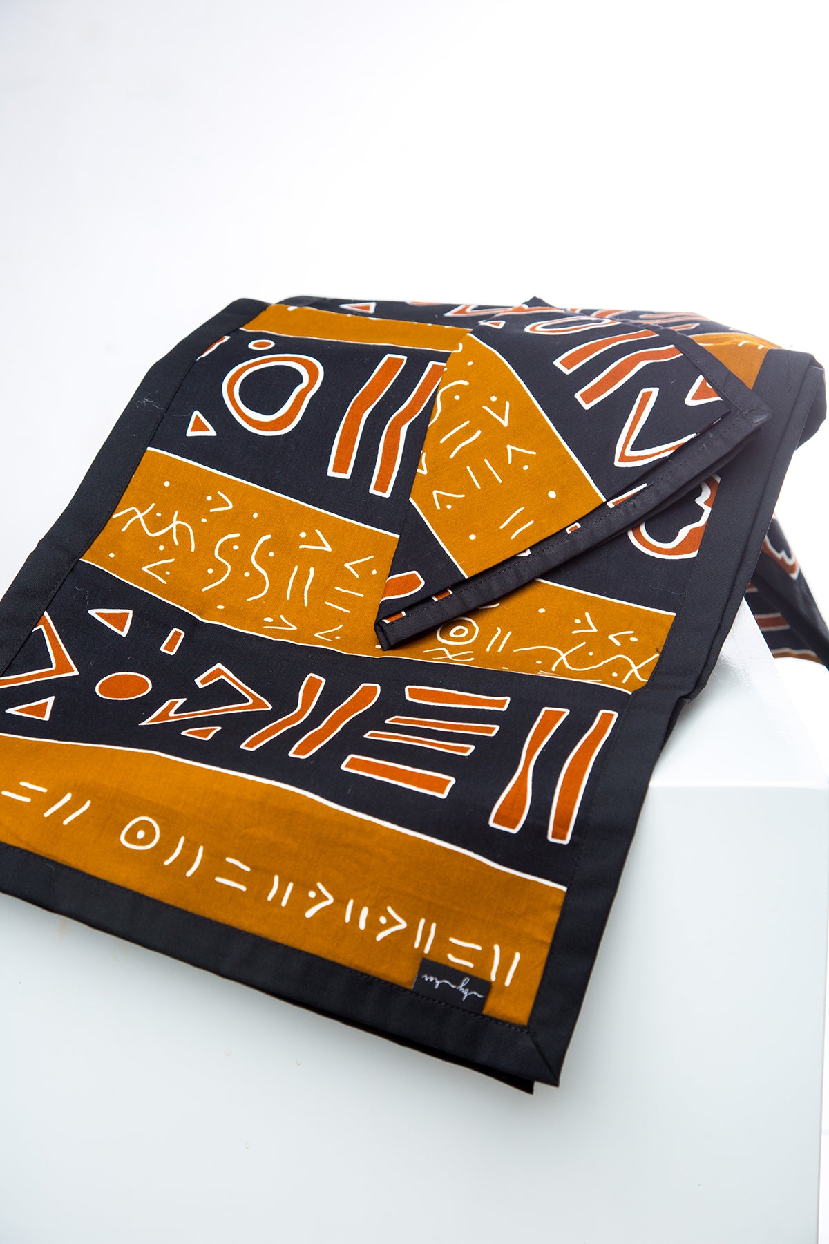 Table Runner + Napkin 503